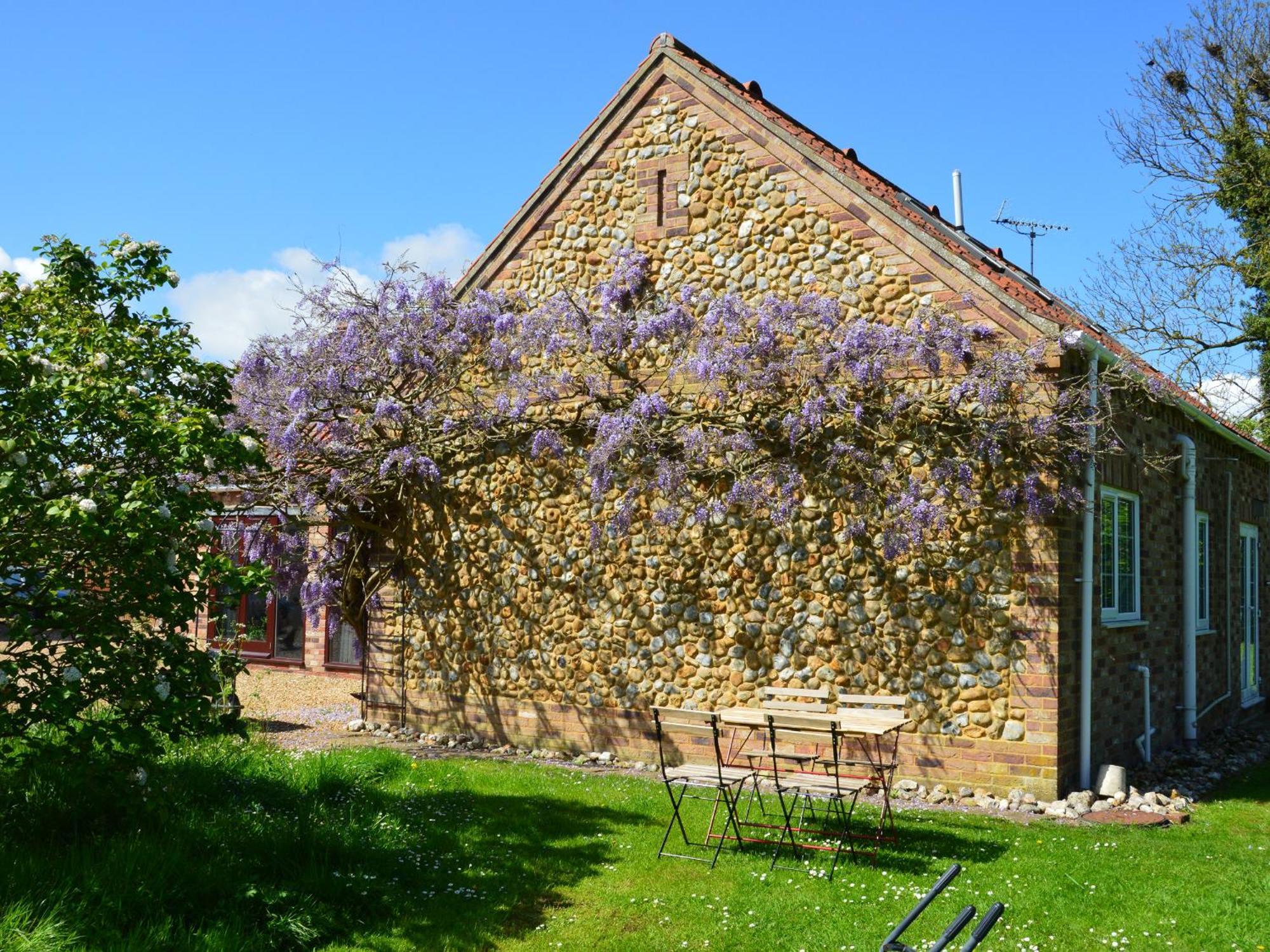 Wisteria Cottage Gayton  Bagian luar foto