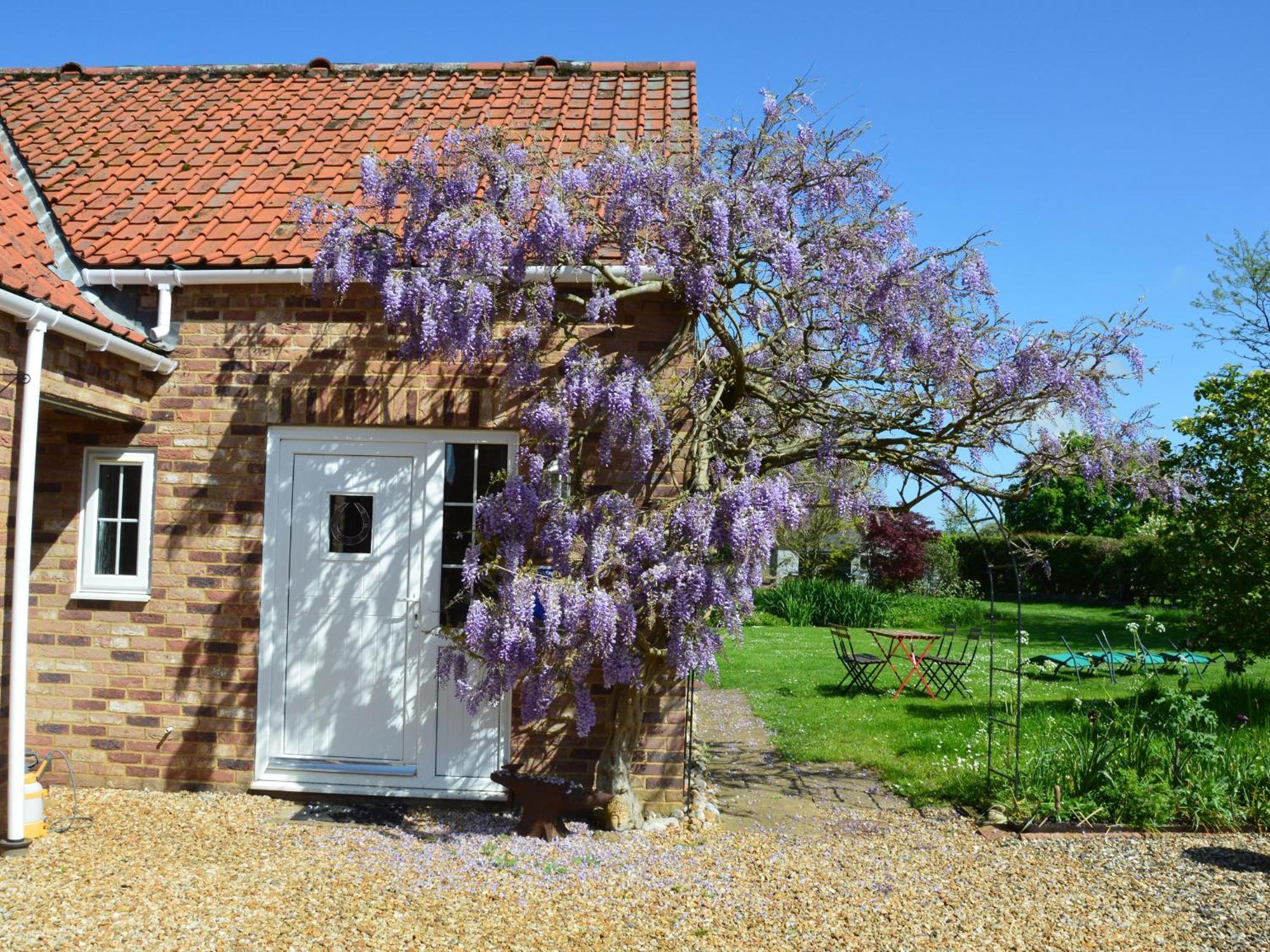 Wisteria Cottage Gayton  Bagian luar foto